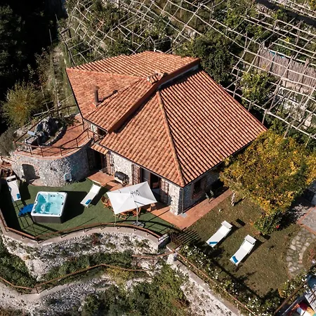 Santa Rosa Con Jacuzzi E Vista Panoramica 別荘 アマルフィ