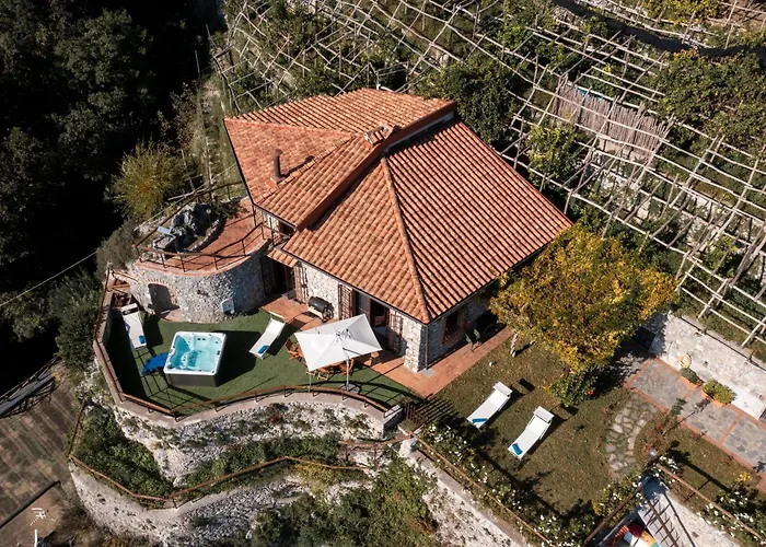 Santa Rosa Con Jacuzzi E Vista Panoramica Semesterbostad Amalfi