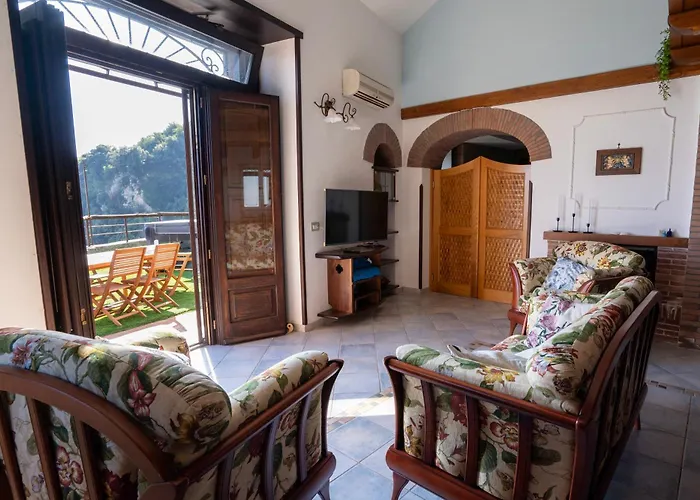 بيت للعطل Santa Rosa Con Jacuzzi E Vista Panoramica أمالفي