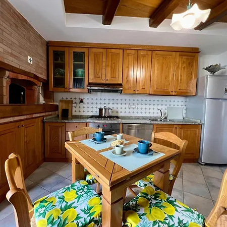 度假居 Santa Rosa Con Jacuzzi E Vista Panoramica 阿马尔菲