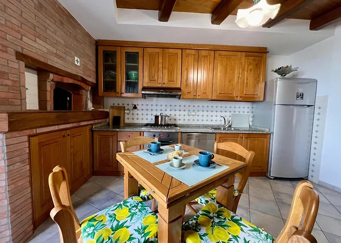 度假居 Santa Rosa Con Jacuzzi E Vista Panoramica 阿马尔菲